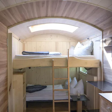 Holiday home Circus Wagon Shore Leave